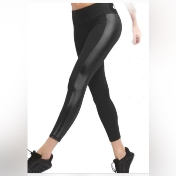 Gap Fit blackout technology tuxedo shiny stripe leggings in black - Picture 5 of 5
